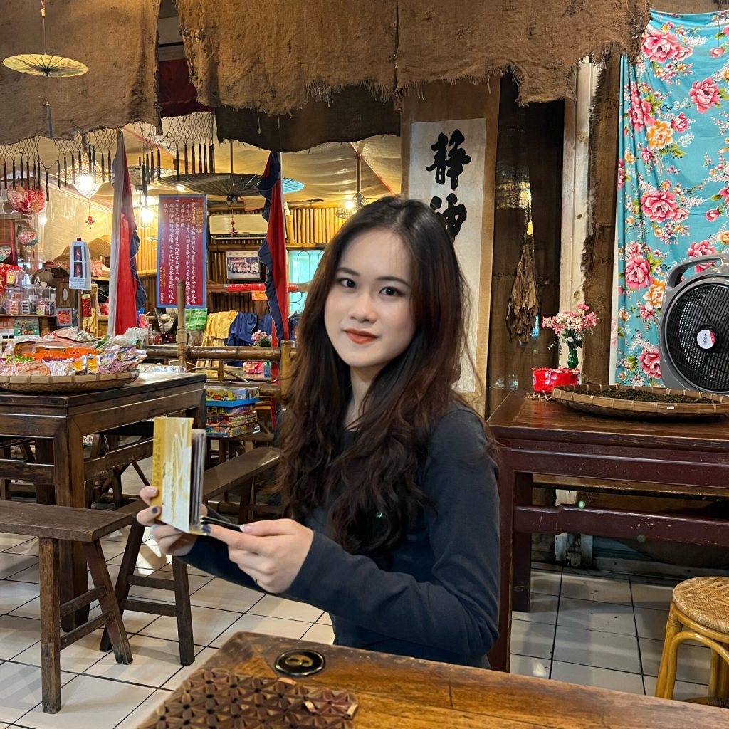 {"ARInfo":{"IsUseAR":false},"Version":"1.0.0","MakeupInfo":{"IsUseMakeup":false},"FaceliftInfo":{"IsChangeEyeLift":false,"IsChangeFacelift":false,"IsChangePostureLift":false,"IsChangeNose":false,"IsChangeFaceChin":false,"IsChangeMouth":false,"IsChangeThinFace":false},"BeautyInfo":{"SwitchMedicatedAcne":false,"IsAIBeauty":false,"IsBrightEyes":false,"IsSharpen":false,"IsOldBeauty":false,"IsReduceBlackEyes":false},"HandlerInfo":{"AppName":2},"FilterInfo":{"IsUseFilter":false}}